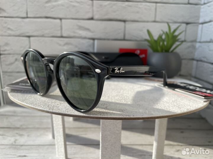 Солнцезащитные очки ray ban