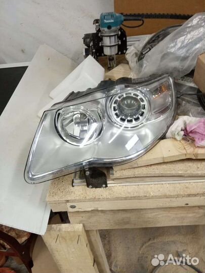 Volkswagen touareg фара(левая)