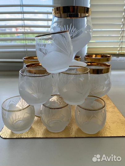 Набор рюмок и бокалов