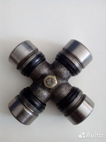 Крестовина карданного вала