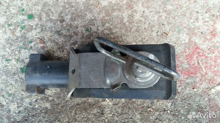 Тяговое-сцепное устройство