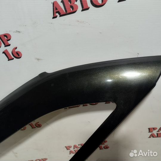 Задняя правая наружная накладка форточки ваз 2110