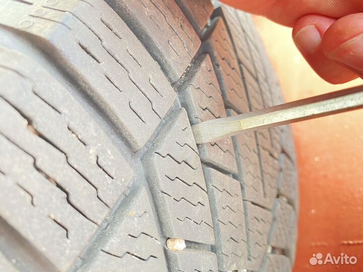 Continental ContiVikingContact 6 SUV 215/70 R16 T