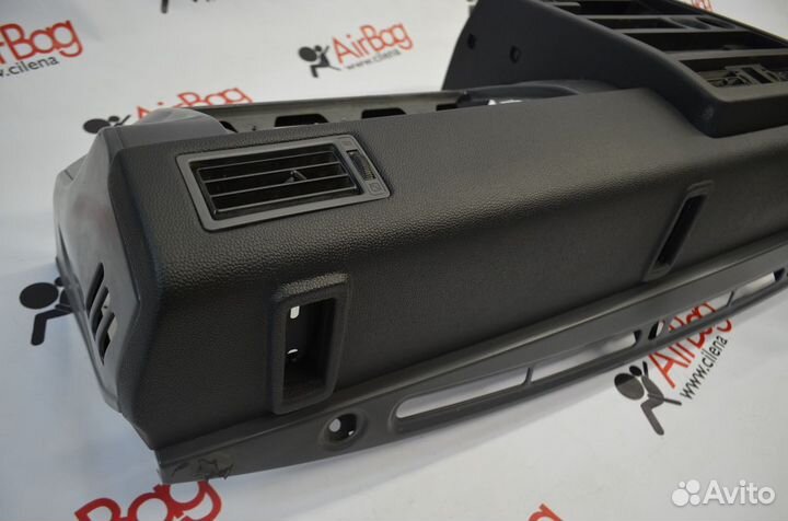 Торпедо панель приборов Nissan Patrol 1996 г