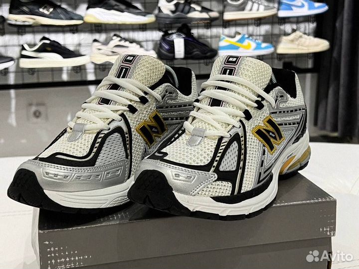 Кроссовки New Balance 1906R: стиль в каждом шаге