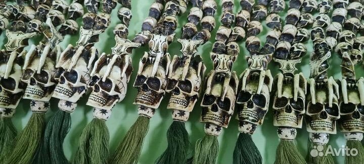 Четки череп