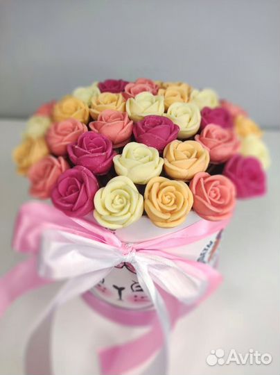 Розы из Белого Шоколада - 37 шт в Коробке