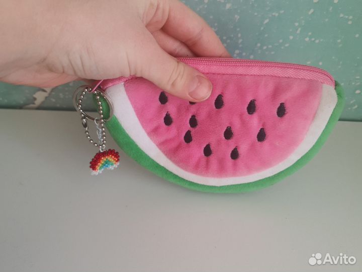 Брелок радуга длину 2 см в ширину 5 мм