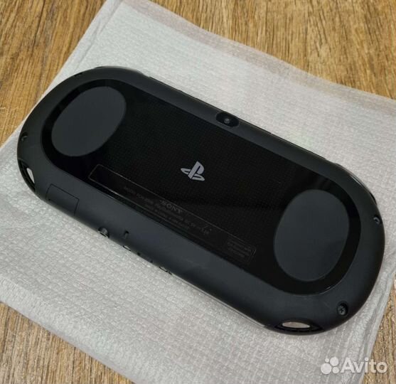 PS Vita Slim PCH-2006 16Gb Отл.состояние(Прошита)