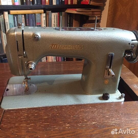 Швейная машина Минерва