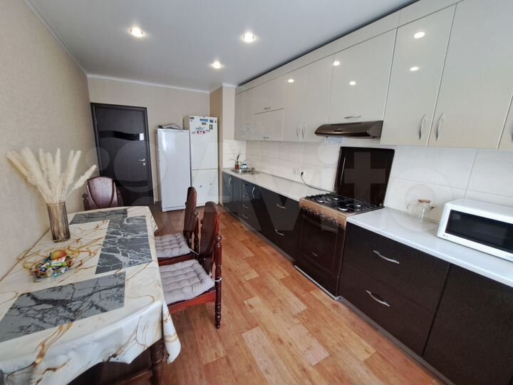 3-к. квартира, 82 м², 6/10 эт.