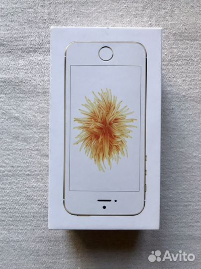 Коробка от iPhone SE
