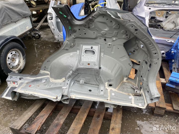 Крыло Б/У kbyw70410