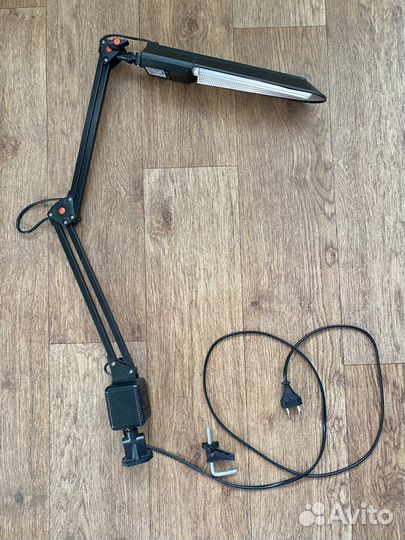 Настольный светильник