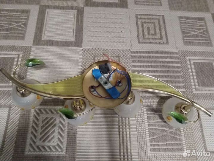 Люстра потолочная с лампочками