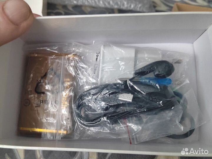 Land Rover D2019, 3/32 ГБ