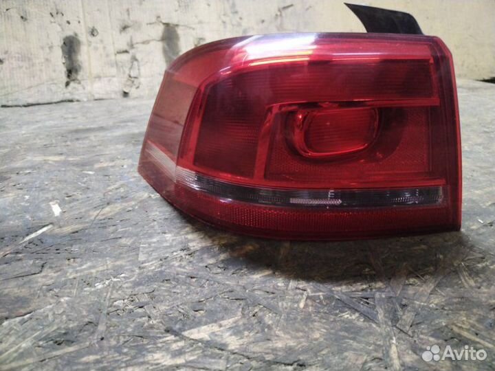 Фонарь задний левый Volkswagen Passat 362 cdab