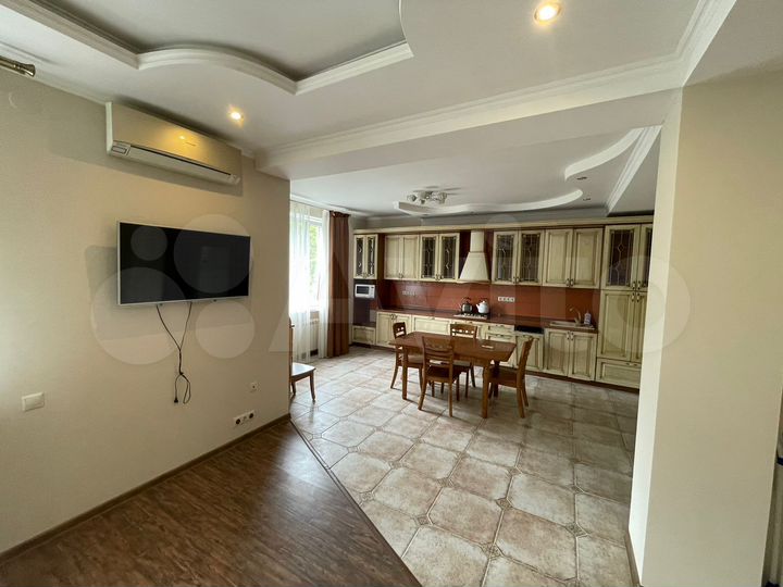 3-к. квартира, 114 м², 3/8 эт.