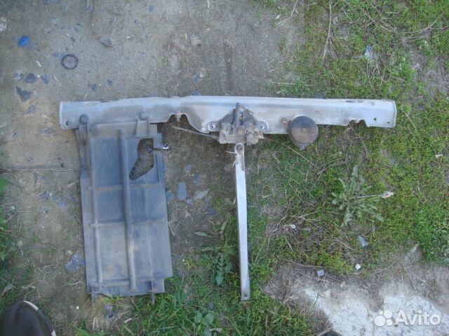 Витц Рамка радиатора Toyota Vitz 99-05