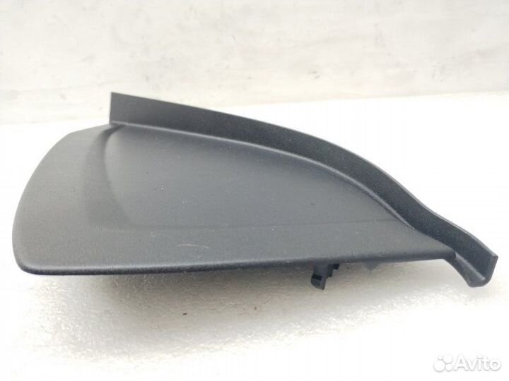 Накладка на торпедо левая Land Rover Discovery 5