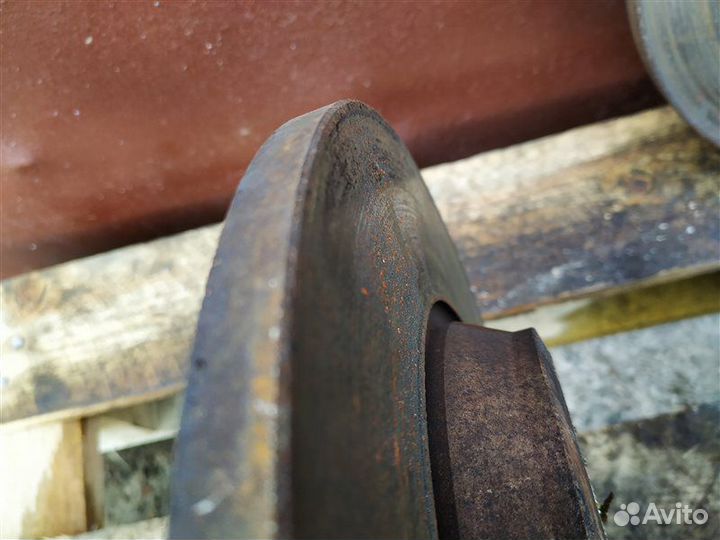 Тормозные диски заднее Audi A4 B8 2.0 cdnc 2009