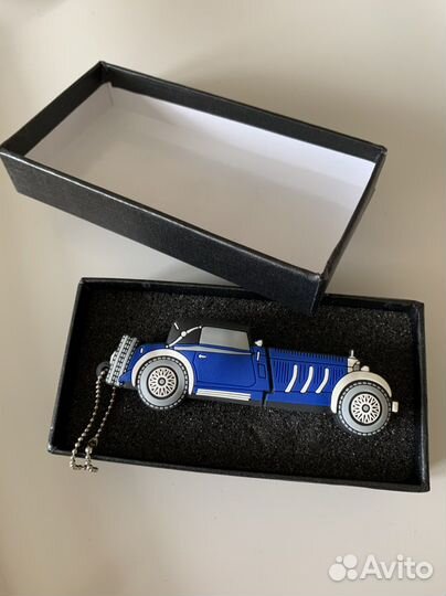 Новая флэшка в виде ретро-автомобиля 8 Gb