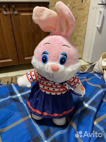 Заяц в платье поет ходит