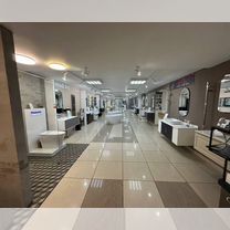 Сдается в аренду помещение свободного назначения в цокольном этаже на первой линии в отличной локаци