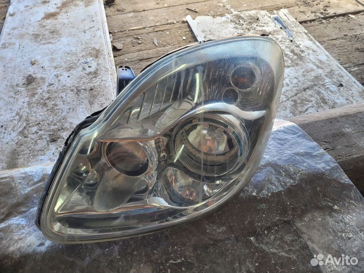 Фара передняя левая Mazda Verisa