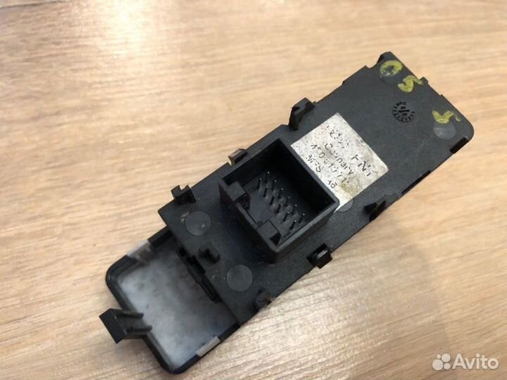 Блок управления Audi A4 универсал 1.8 2007