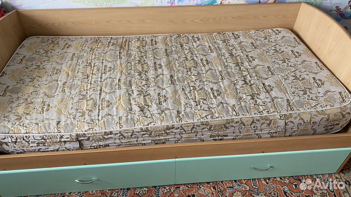 Детская кровати с матрасами шкафы