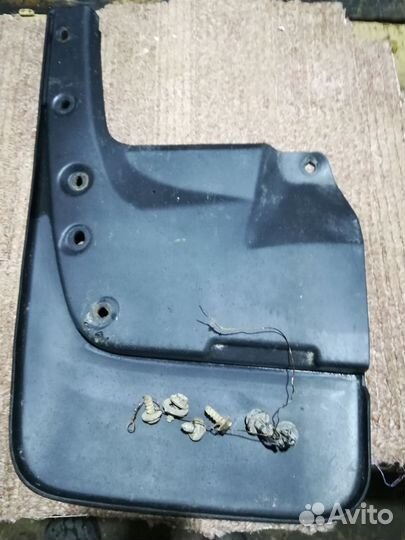 Продам брызговик на прадо 150