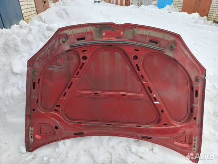 Капот на volkswagen golf 5