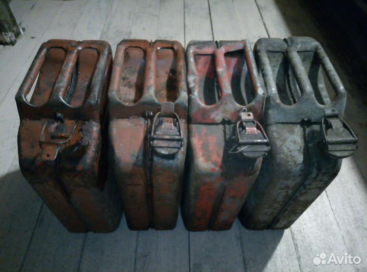 Канистры металлические 20 литров