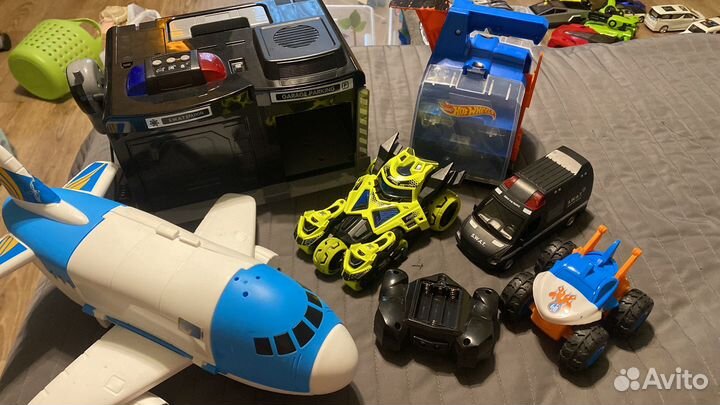 Гараж полицейский с рацией