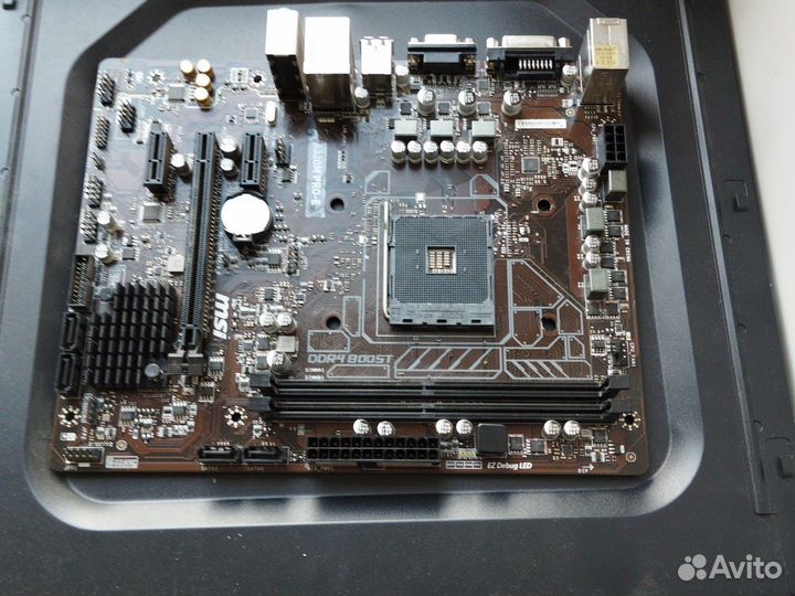 Материнская плата