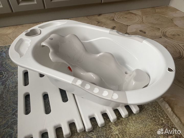 Ванночка детская с анатомической горкой