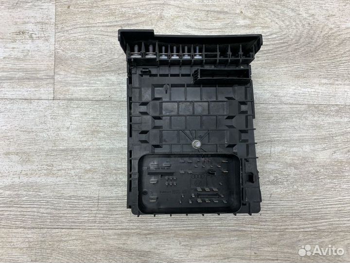 Блок предохранителей Skoda Octavia универсал cayc