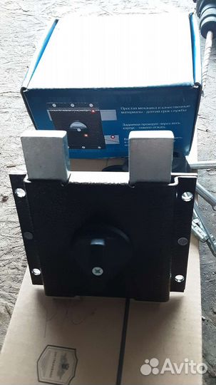 Замок дверной накладной