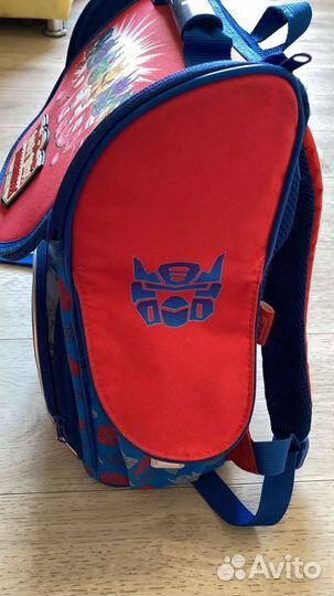 Школьный рюкзак с ортопедической спинкой