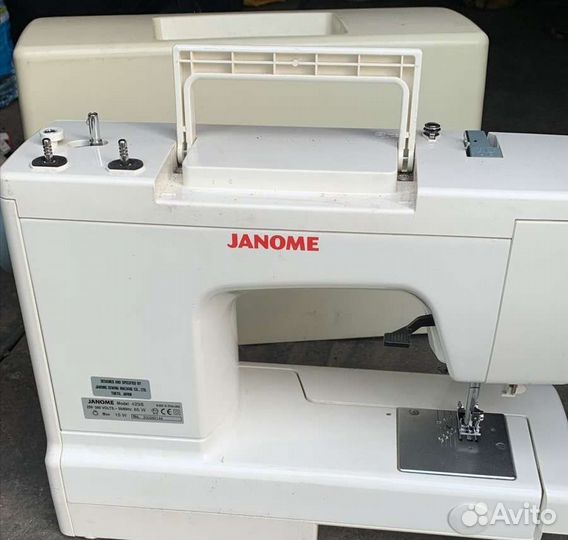 Швейная машина Janome бу