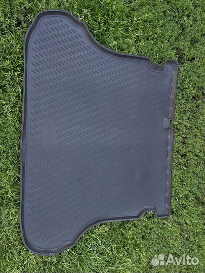 Коврик в багажникlada vesta