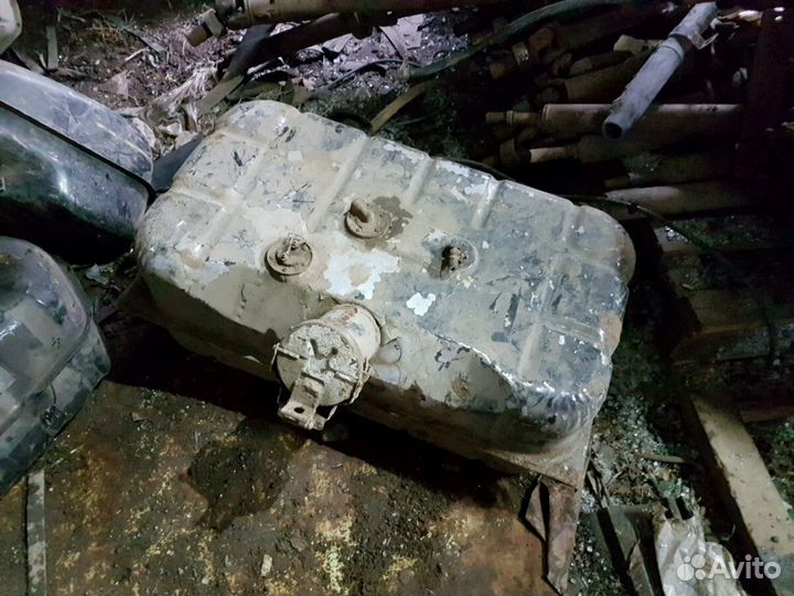 Бензобак на иж ода и волга.ока,ваз