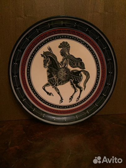 Настенная тарелка