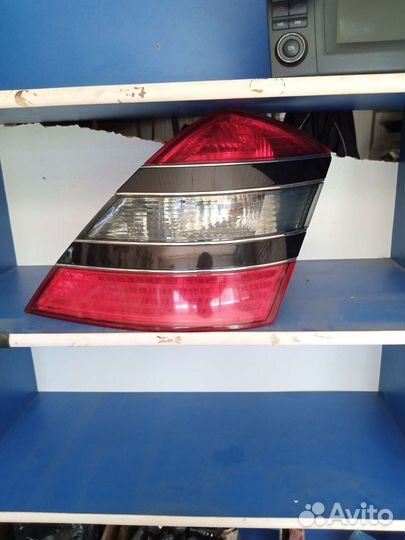 Мерседес W221 фонарь задний правый