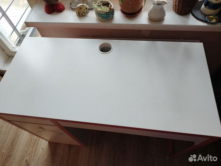 Письменный стол IKEA микке