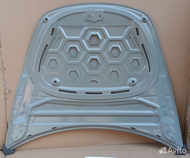 Капот Tesla Model 3 2018