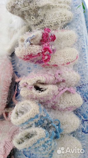 Пуховые носочки шапочки и другое