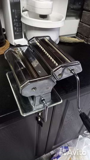 Тестораскаточная машина и лапшерезка