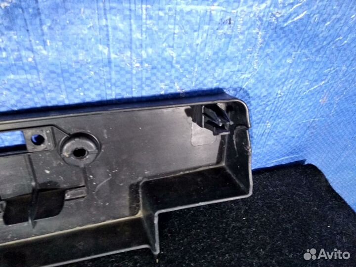 Площадка под гос номер Land Cruiser 200 2007